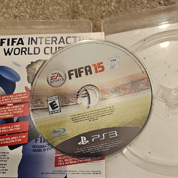 FIFA 15 PS3 Game - Picture 2 of 3
